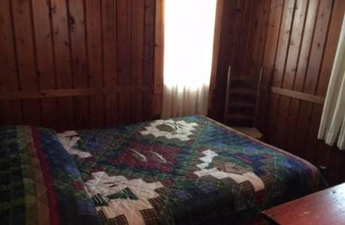 Drummond Cabin | Papins Resort Cabin #6