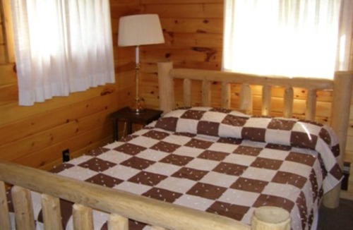 Drummond Cabin | Papins Resort Cabin #9