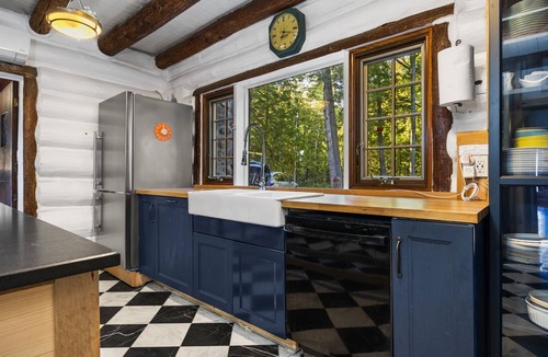 Northport Cabin | Paradesia Cove Summar