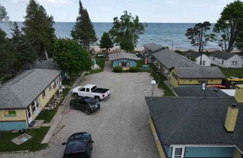Tawas City House | Paradise Beach resort