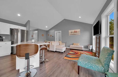 Port Sanilac House | Paradise Cove: Sleeps 6 w/Hot Tub, Walk to Beach & Downtown