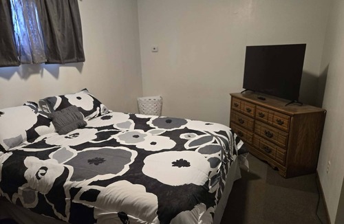 Red Lake Falls Hotel | Paradise Falls Motel & Liquor LLC