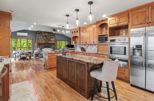 Manistee House | Paradise Shores - Lake Michigan, Sandy Beach, Year-Round Hot Tub/Sauna, A+ Views