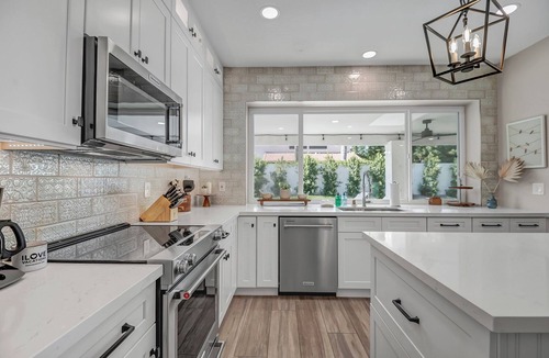 Paradise Park Vista House | Paradise Villa - Spacious Home with Private Pool, Office, and Pool Table in Scottsdale