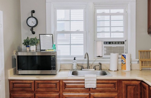Bowling Green Condo | “Paris” in Paradise