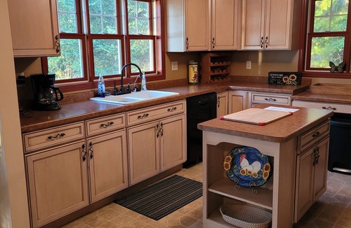 Winter House | Park and Ride-Lucky Charlie is on ATV/Snowmobile trail and fish Lake Winter.