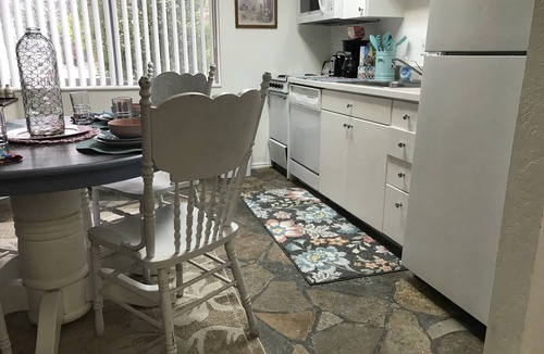 West Valley City Condo | Park City 25 minutes away. Close to snow skiing. Large private 1 bedroom condo