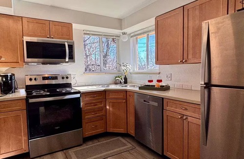 Arvada Plaza Area Apartment | Park side, Pets, 420, Hot Tub, Quiet, 1Gb Internet
