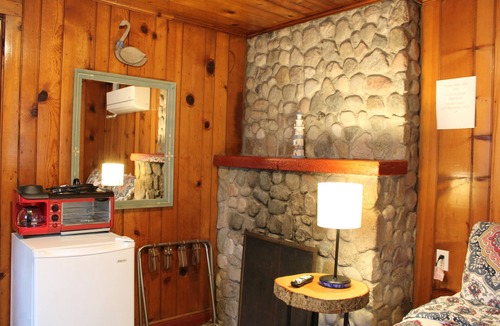 Ludington Apartment | Parkview Cottage #10 One Half Block to Beach - Sleeps 2