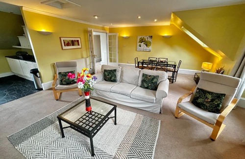 Old Town Apartment | Parliament Sq (apt 5) Royal mile