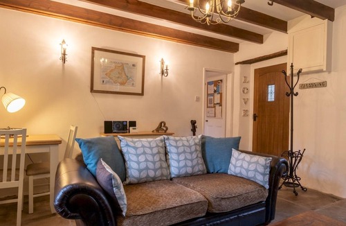 Staindrop House | Pass the Keys | The Snuggery - Super Cute Cottage in the Durham Dales