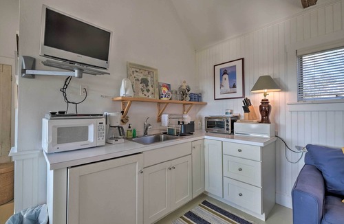 Tenants Harbor Cottage | Pauls Cottage in Tenants Harbor, 1 Min to Shore