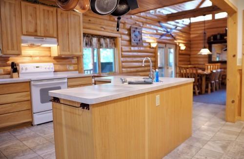 Drummond House | Paw Point Lodge on Drummond Island