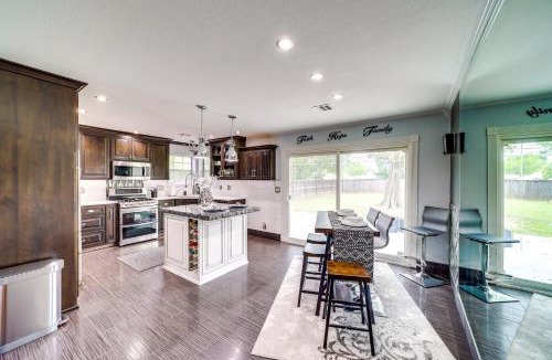 Tulsa House | 'Peace & Tranquility': Home 2 Mi to Dtwn Tulsa!