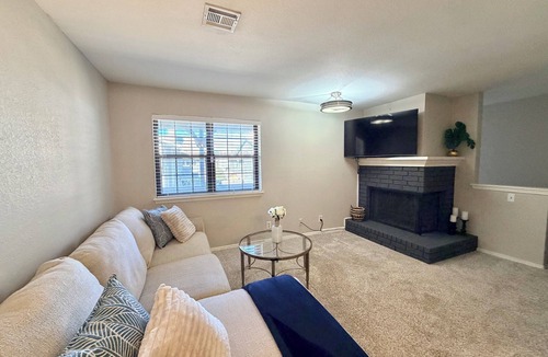 South Tulsa Condo | Peaceful 1-bedroom condo with AC in vibrant Tulsa