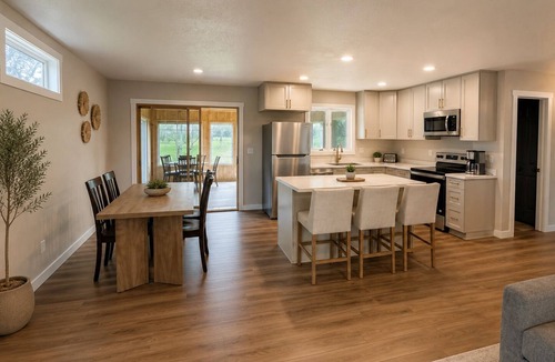 Mandan House | Peaceful 4 Bedroom Getaway Mins. from Huff Hills, The Post & Ft. Lincoln Park.