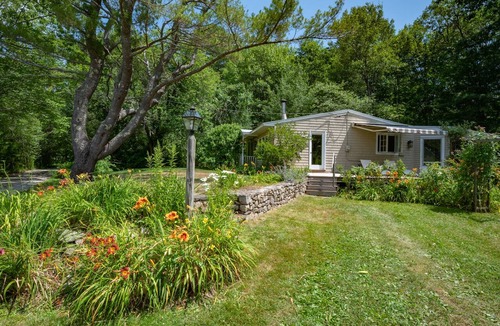 Kennebunkport House | Peaceful and Picturesque Cape Porpoise Cottage