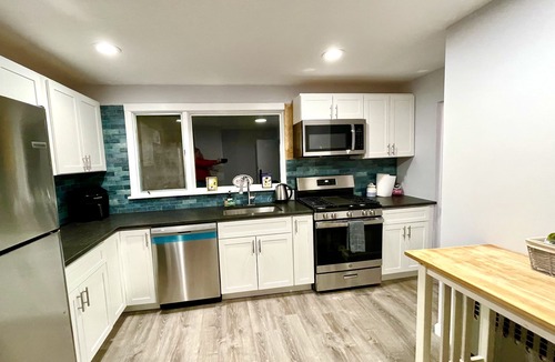 Medford Apartment | Peaceful, bright family home near Hospitals, Encore casino, T station.