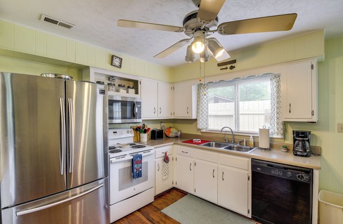Bronston Cabin | Peaceful Bronston Getaway w/Fire Pit & Lake Views