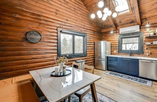 Dundee House | Peaceful Cabin w/Hot Tub in Dundee: Dogs Welcome