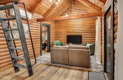 Dundee House | Peaceful Cabin w/Hot Tub in Dundee: Dogs Welcome