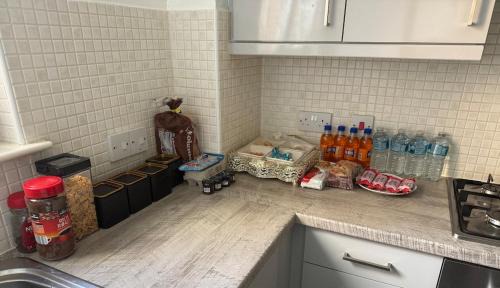 Dalmuir Apartment | Peaceful Cozy Apartment, NO PARTY, Free Breakfast, No Pets