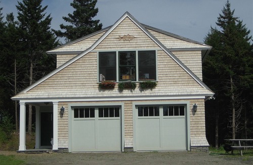 Cushing Cottage | Peaceful, cozy one-bedroom waterfront carriage house steps from our private cove