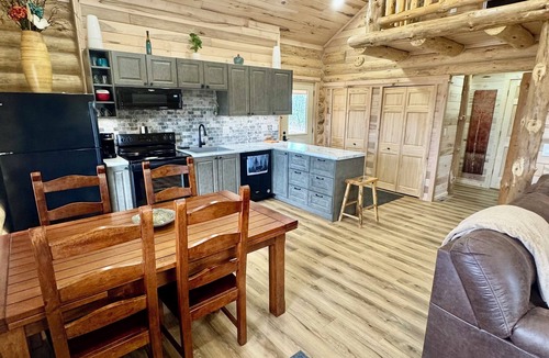Warroad Cabin | Peaceful custom built log cabin