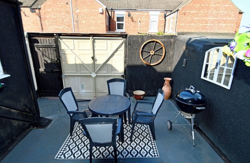 Woodhorn House | Peaceful Comfortable home 3 minute stroll to Beach New Biggin , Northumberland