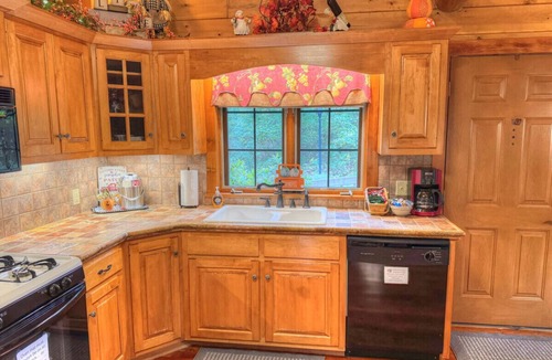 Millersburg Cabin | Peaceful Getaway With Dining & Exploring