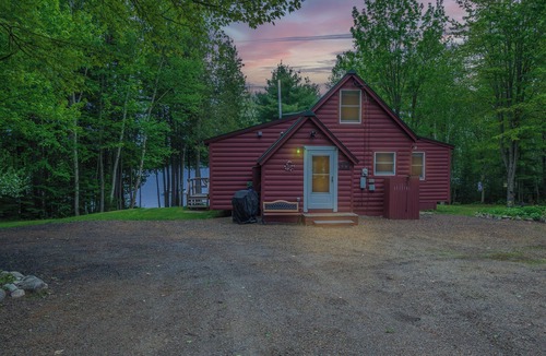 Rangeley Plantation Cabin | Peaceful Lakeside Cabin