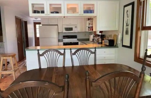 Raymond House | Peaceful Lake Front Home. Wonderful family memories. Pets stay free.