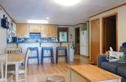 Naples Cottage | Peaceful Long Lake Escape – Dock, Kayaks, & Seasonal Charm