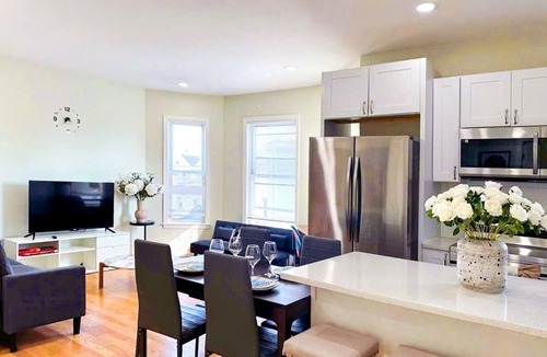Everett Apartment | Peaceful, modern 3BR Home Near Encore Casino, 12min to Boston
