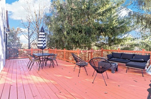 Oakley House | Peaceful Oakley Escape 2bd|Lg Priv Deck w views