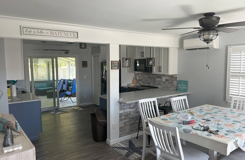 Matunuck House | Peaceful Oasis by the Sea, steps to the beach, 4 bedrooms, Central AC
