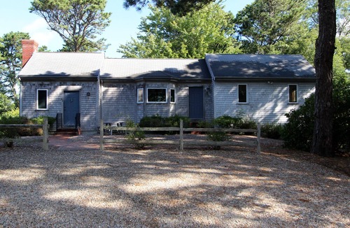 Orleans House | Peaceful Pondfront Sanctuary