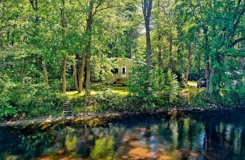 South Casco Cottage | Peaceful Waterfront Cottage on Crooked River near Portland and Sebago Lake, Maine