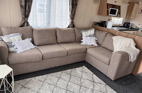 Whitley Bay House | Peaceful Whitley Bay Getaway with Shared Indoor Pool