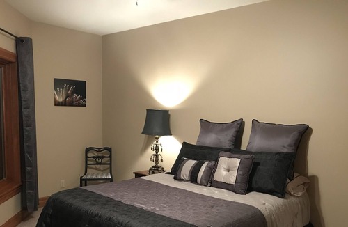 Stillwater House | Peaceful Wooded Getaway-COVID Vaccination REQUIRED