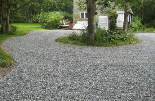 Chilmark House | Peaceful Wooded Retreat, Short Car Ride to Everything. Week is Friday to Friday