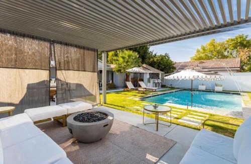 Rancho Ventura House | Peacock Paradise Home - Pool with Gazebo Bar & Firepit