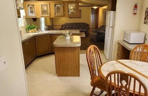 Connellsville House | Peggy's Guest Hideaway