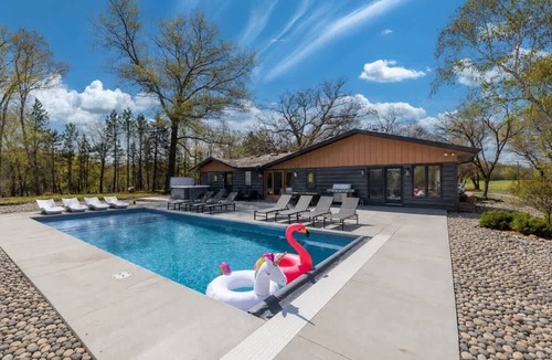 Rosemount House | Peninsula Lake Villa-Pool, HotTub, Sauna, 15 toMOA