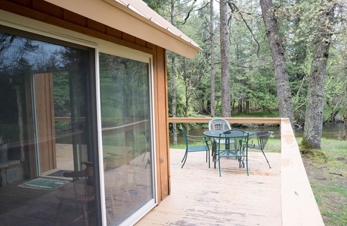 Branch Cabin | Pere Marquette River Fishing Cabin 2