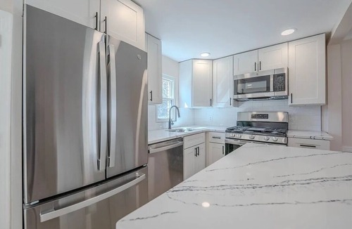 Marshall-Shadeland House | Perfect 2-bedroom house with AC in lovely Pittsburgh five min from N. Shore Dr.