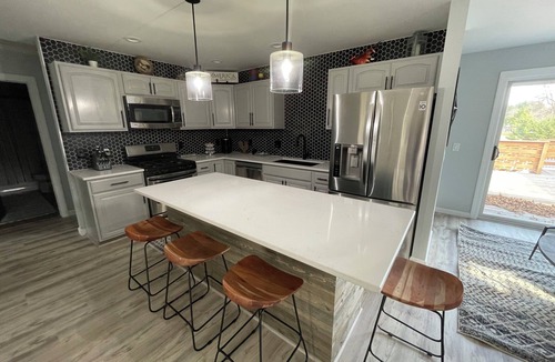 Grand Rapids House | Perfect 4-bedroom house with AC, heated attached garage in lovely Grand Rapids