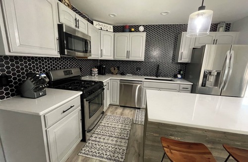 Grand Rapids House | Perfect 4-bedroom house with AC, heated attached garage in lovely Grand Rapids