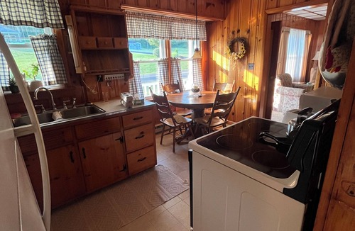Mattawana House | Perfect charming 3-bedroom home to enjoy outdoor activities.