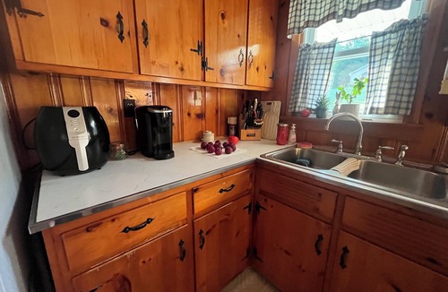 Mattawana House | Perfect charming 3-bedroom home to enjoy outdoor activities.